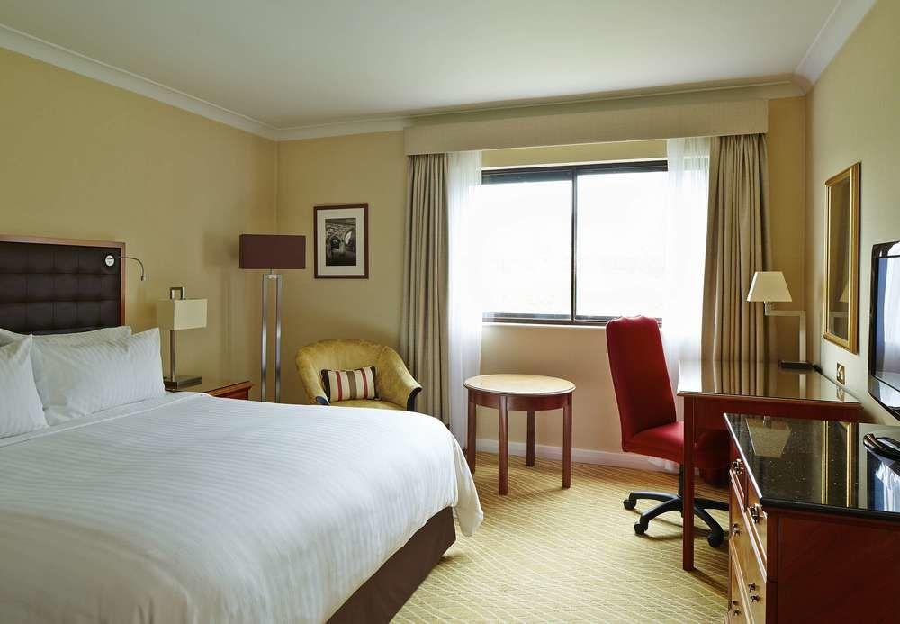Delta Hotels By Marriott Cheshunt Broxbourne Exteriér fotografie